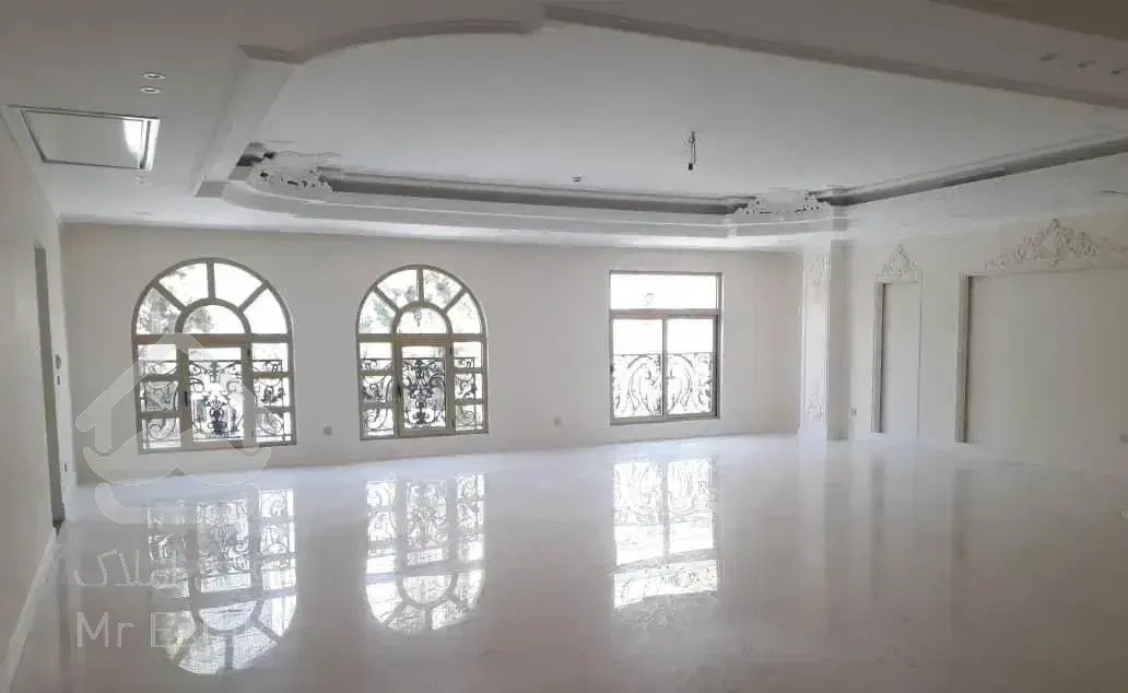 ۲۱۵متر سه خوابه بلوار ۲۴متری ۲پارکینگ