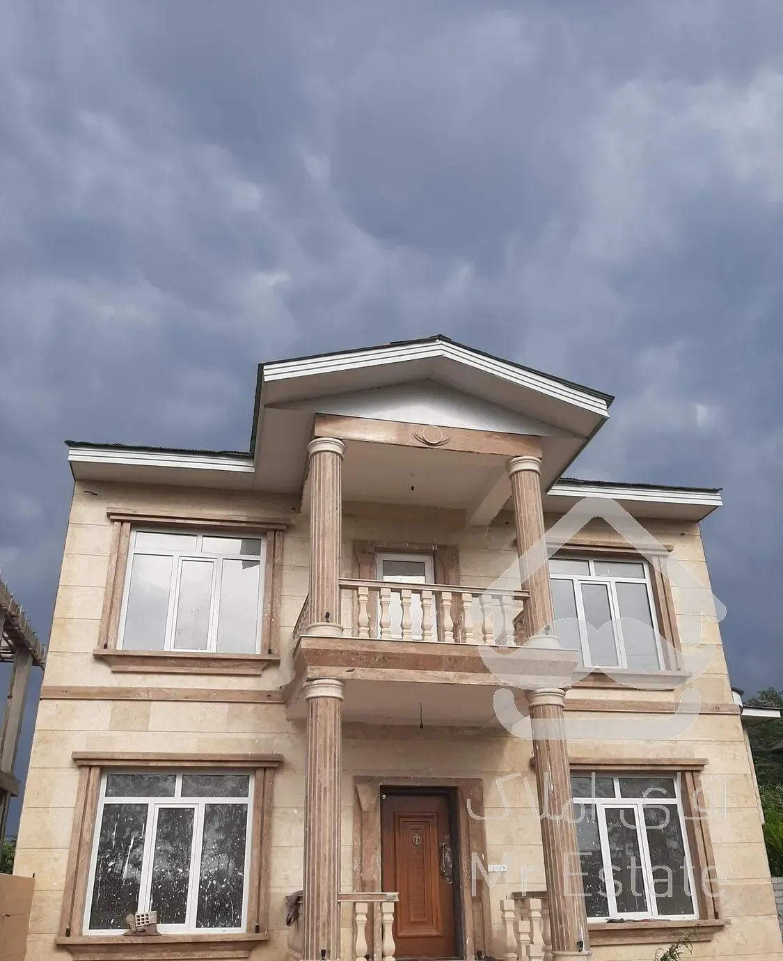 فروش زمین و ویلا۳۰۰متری