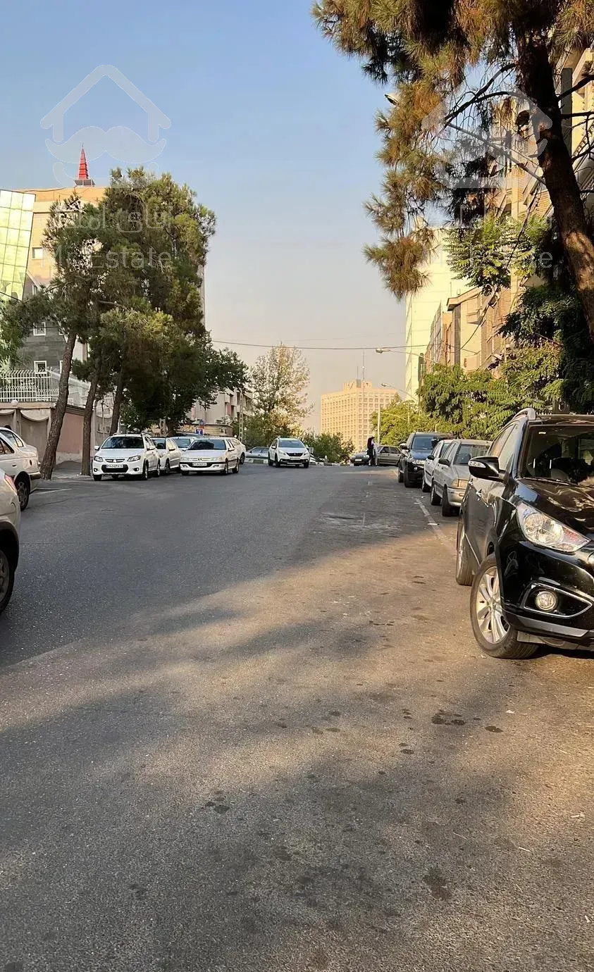 میدان ارژانتین ۲۳۰ متر اپارتمان