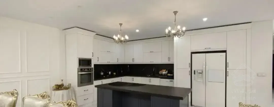 ۱۹۰ متر/ فول بازسازی/ سرایدار مقیم /سالن پرده خور