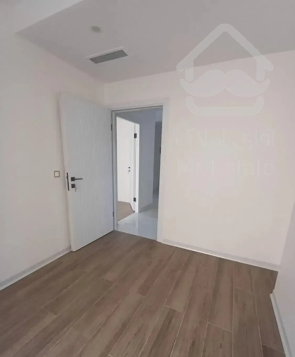 اندرزگو ۱۳۰متر ۳خواب/زیرقیمت