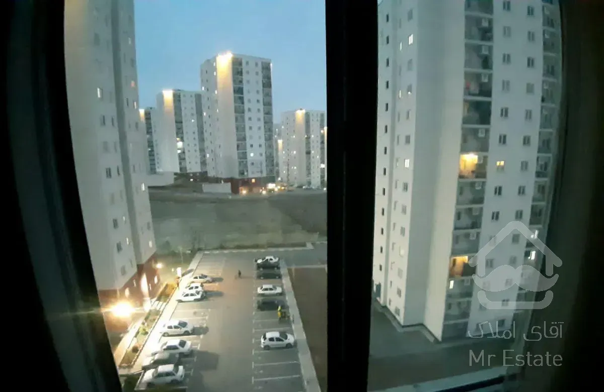 آپارتمان ۸۷ متری فاز ۱۱ زون ۵ ویو دار