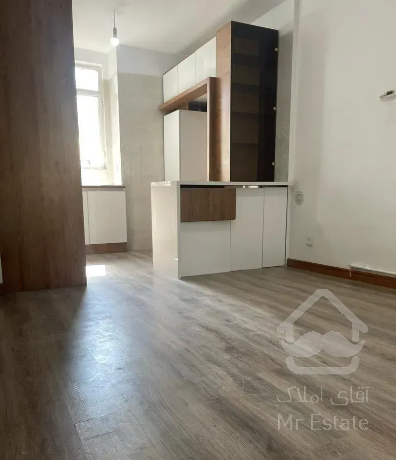 فروش آپارتمان ۴۰ متری ۱ خوابه طبقه ۴ در میدان حر