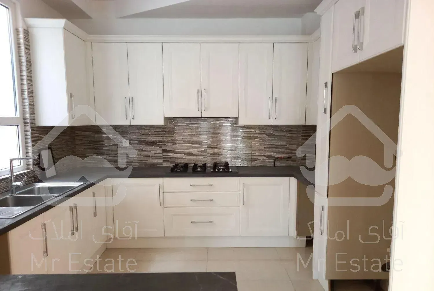 ۹۵متر/دوخواب/روبه افتاب/سالن پرده خور/بیمه