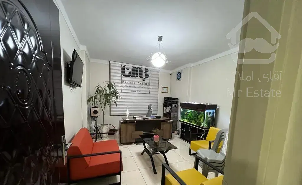 196 متر با 100 متر قدرالسهم   موقیعت اداری فروشی