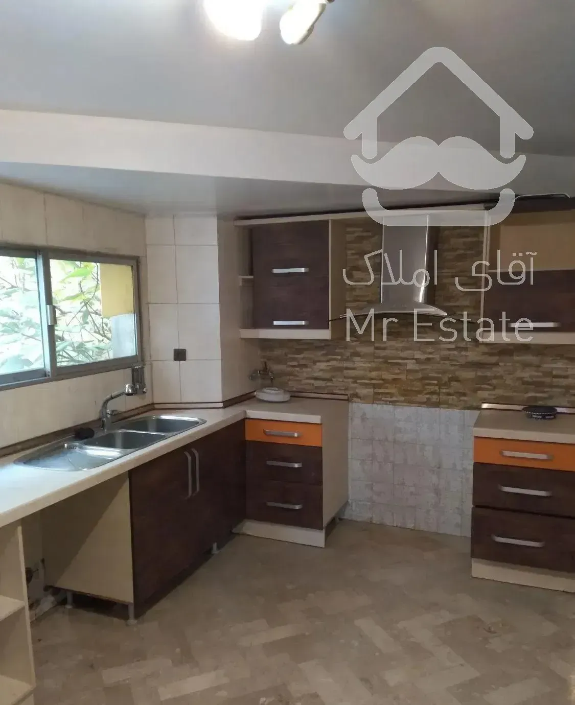 عباس آباد - بخارست ۲۶۰ متر ( حیاط اختصاصی )