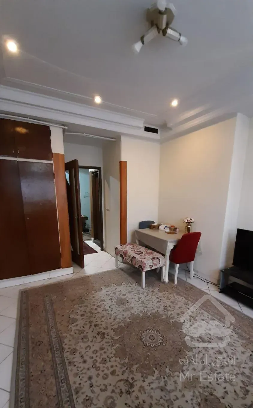 ۴۰ متر طبقه اول مبله ،میدان فاطمی