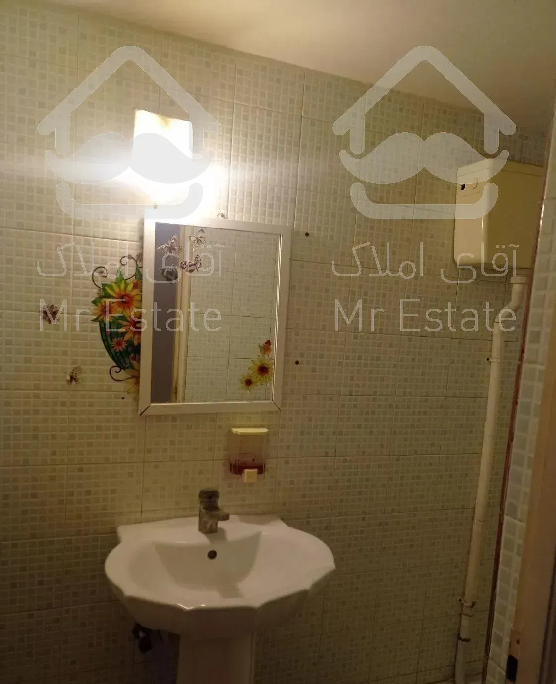 76متری با آسانسور روبروی حوریا