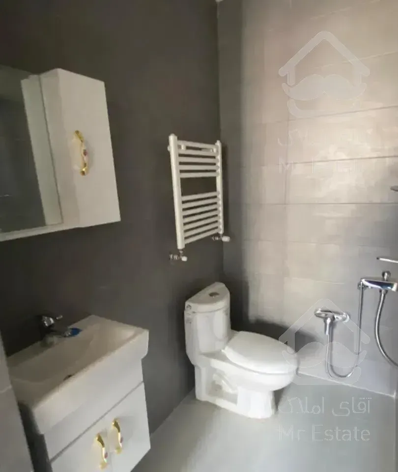 ۶۸ متری /نوساز/فول/دبستان