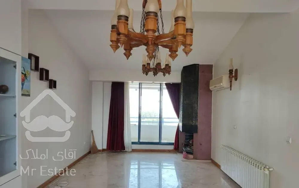 آپارتمان تک خواب با دید دریا، نور گیر