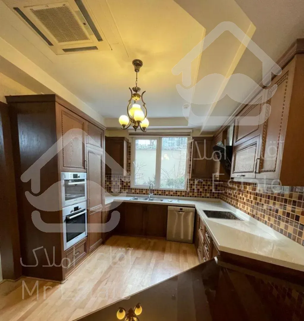 آپارتمان ۱۸۰ متری، بدون مشرف با دو پارکینگ