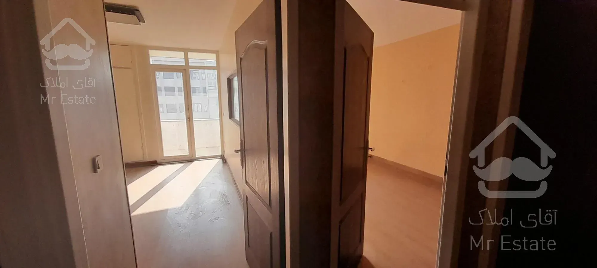 ۱۳۷ متر سند اداری شمال جردن ۴ پارکینگ