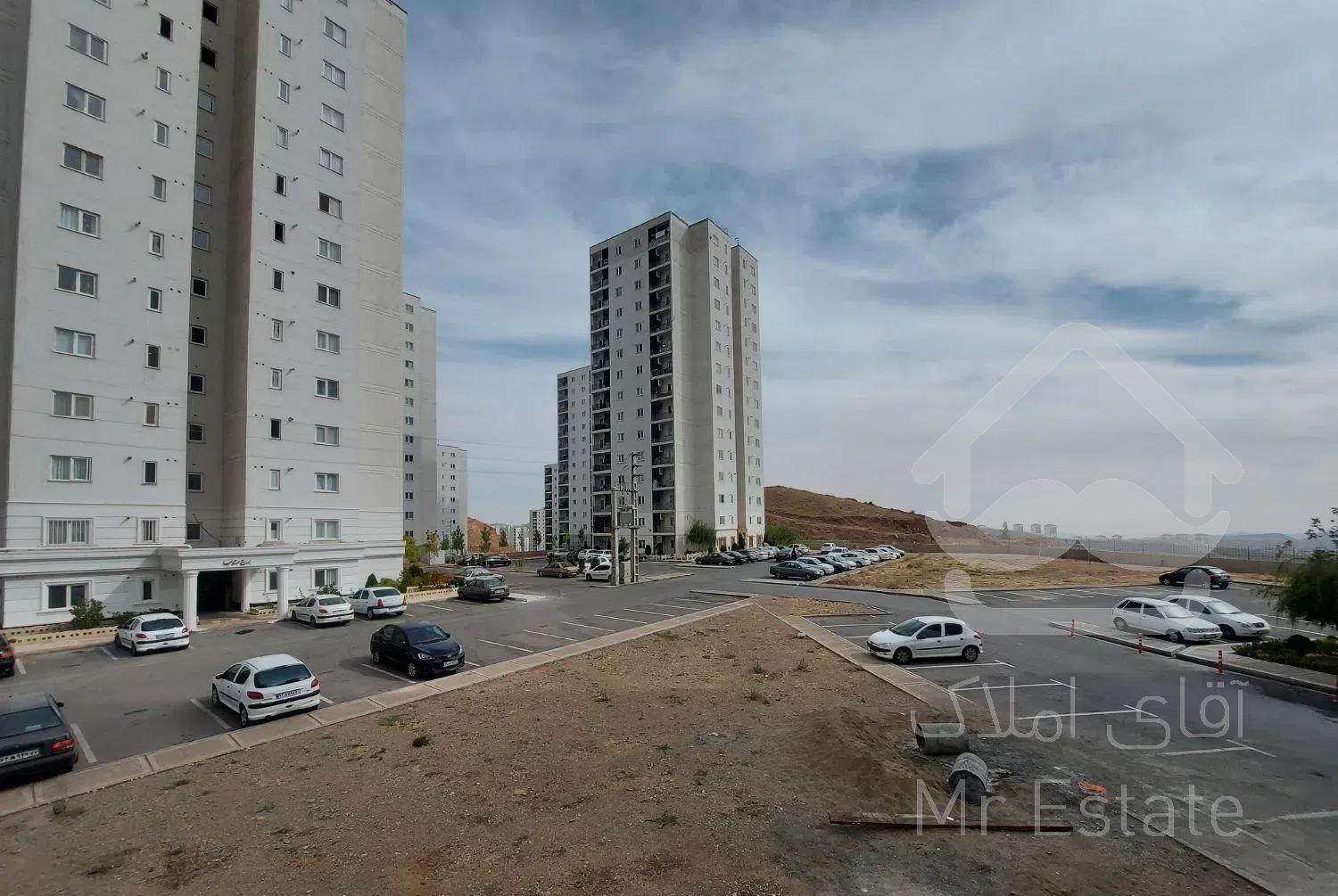 یک واحد آپارتمان ۹۰ متری/ ***نور  فاز ۱۱