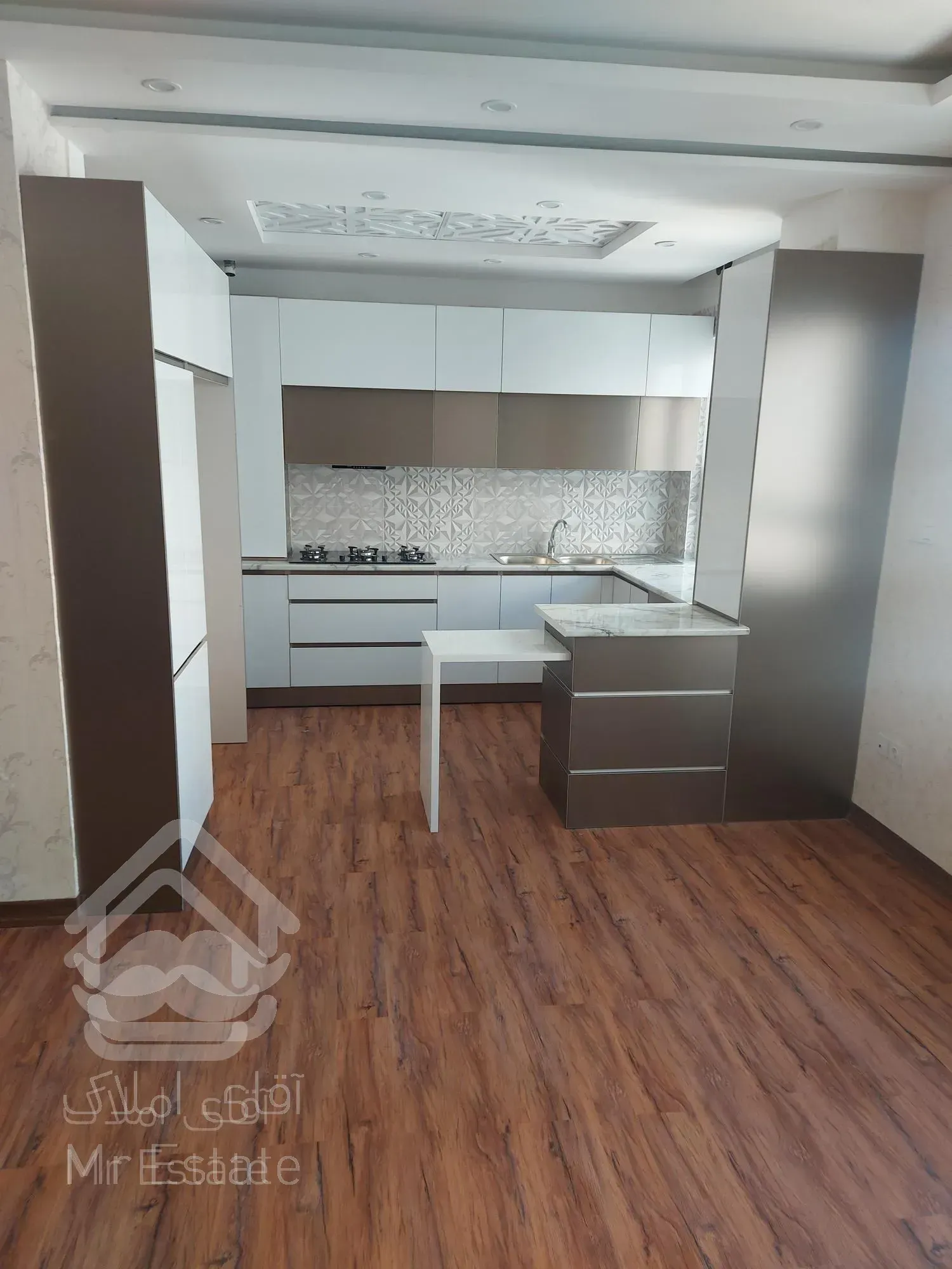 خرید ۹۵ متری دریاچه شهرک صیاد