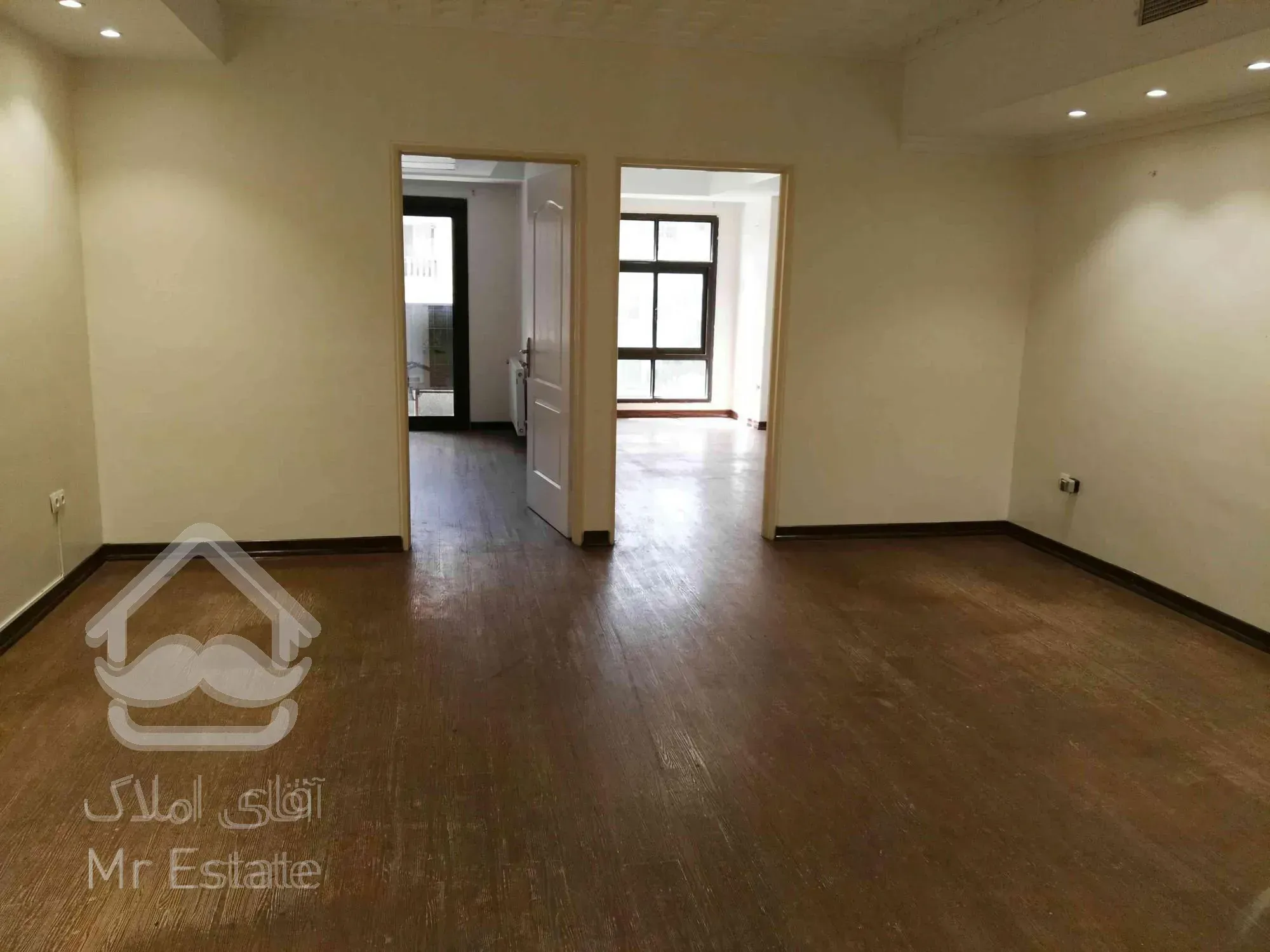 اجاره دفتر کار سند اداری ۱۰۵ متری بر اصلی کاشانی