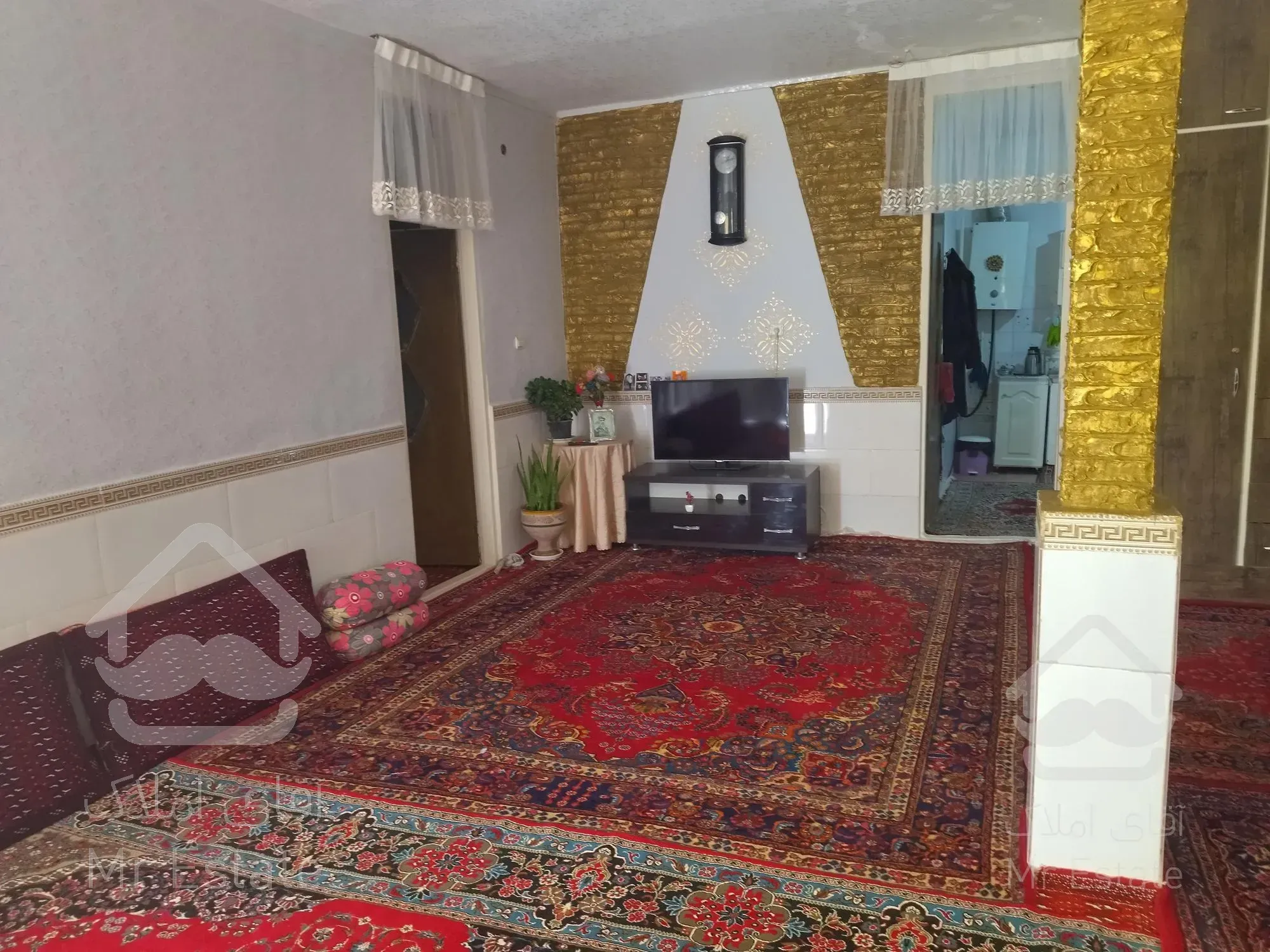 خانه ویلایی حیاط دار دوخوابه شیک ۵۰۰ متر