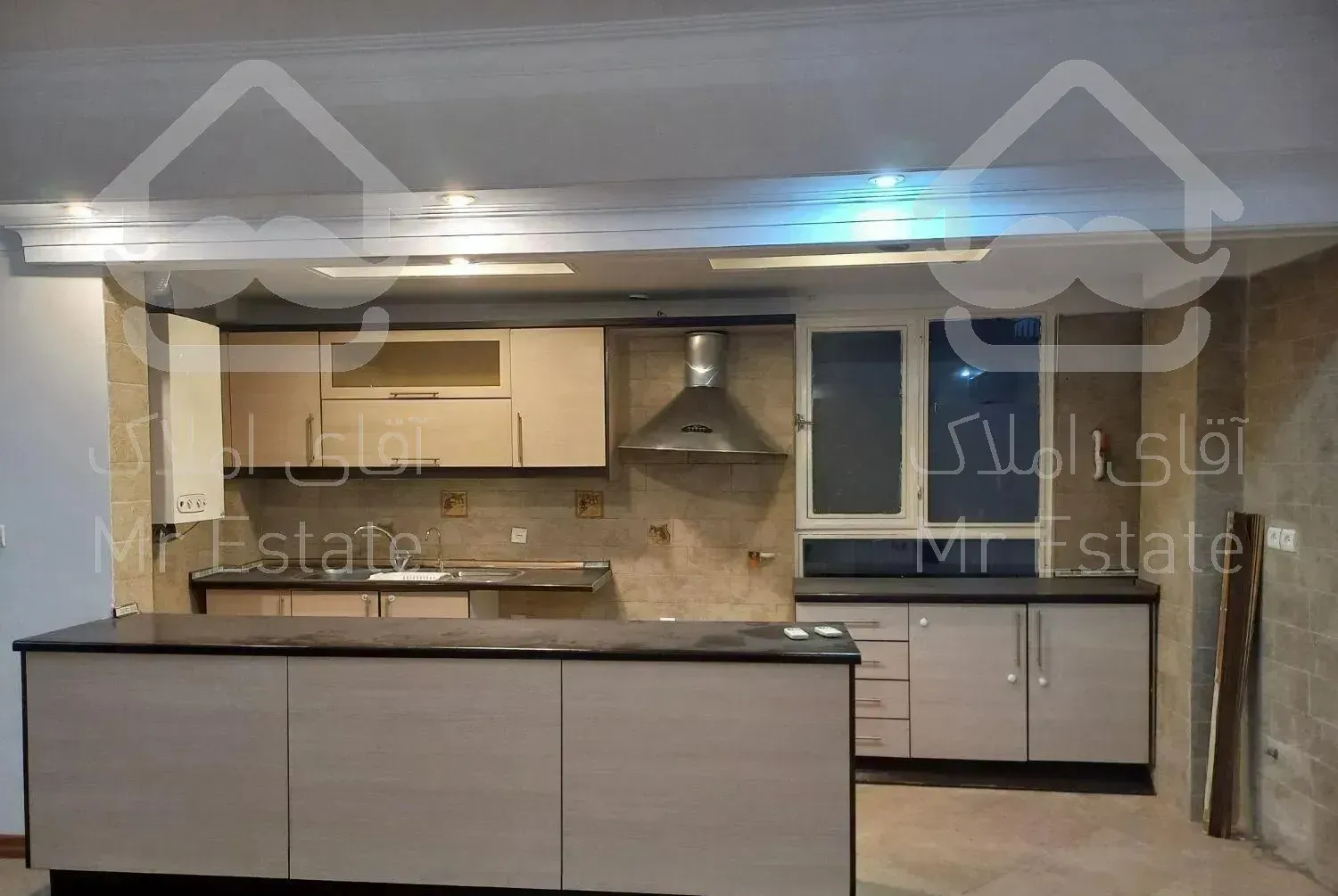 ۸۵متر/۲خواب/فول امکانات/ویودیدنی/تاپ لوکیشن ظفر