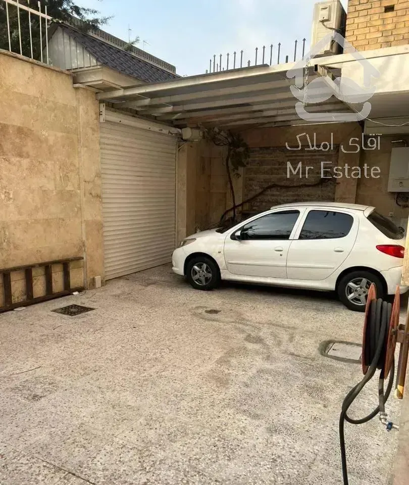 به همراه حیاط شخصی و کاملا بازسازی شده