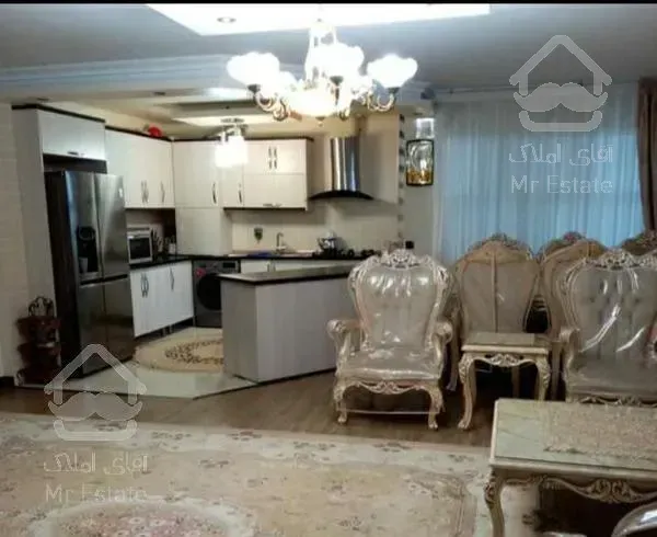 کاشانی ۱۰۱ متر  فول امکانات ۱۰ ساله آلاله شرقی