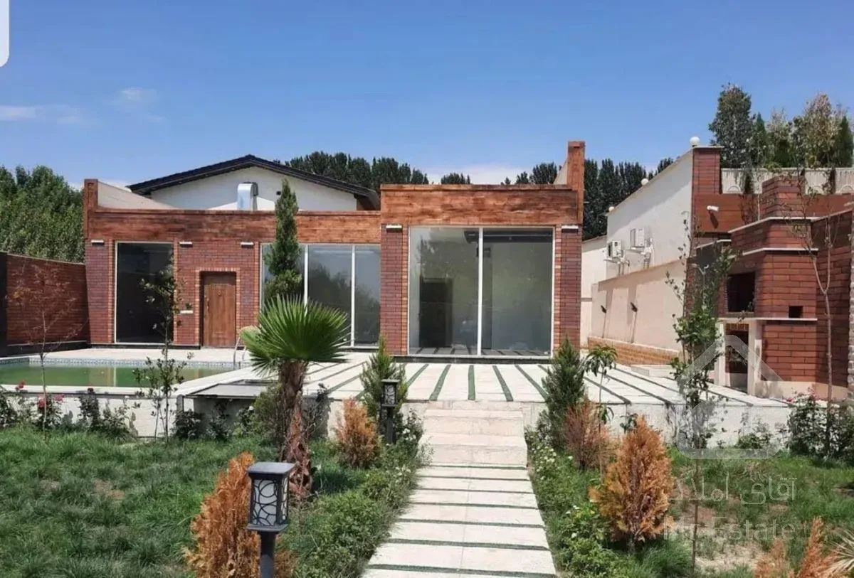 ویلا نوساز ۶۰۰ متری فول امکانات