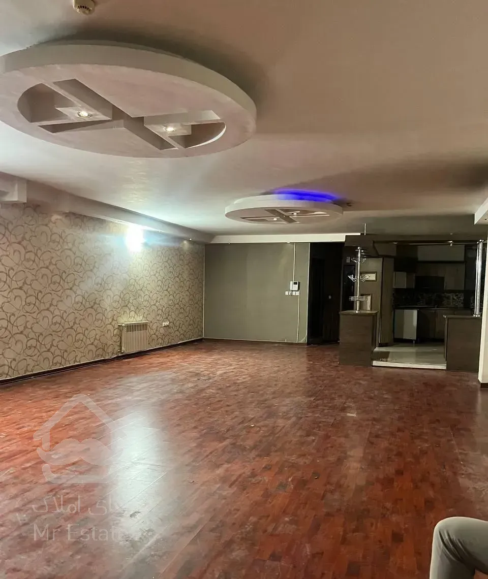 فروش آپارتمان ۱۶۸ متری ۳ خوابه در صارمی