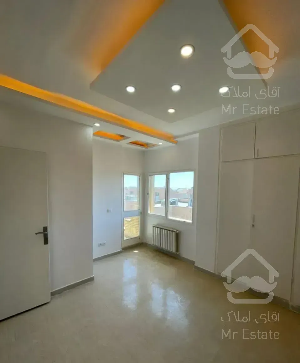 160متری فول  در میدان استقلال