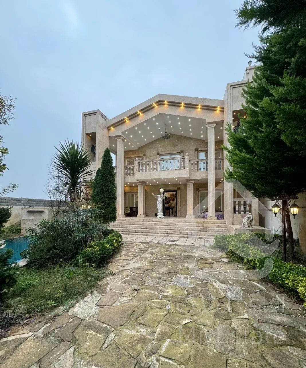 ویلا دوبلکس ۵۴۰ متری ۷ میلیارد زیرقیمت