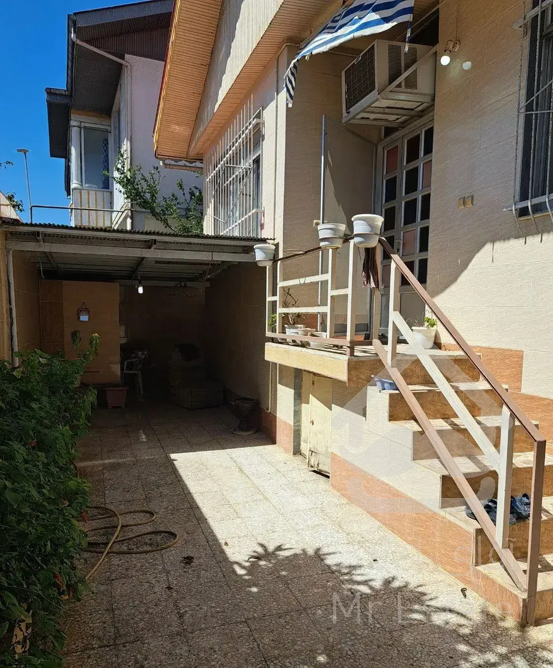 فروش ویلا شهری در خیابان نواب انزلی