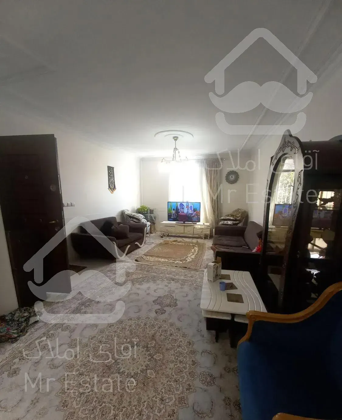 ۷۵متری دو خوابه با پارکینگ و انباری روبه آفتاب