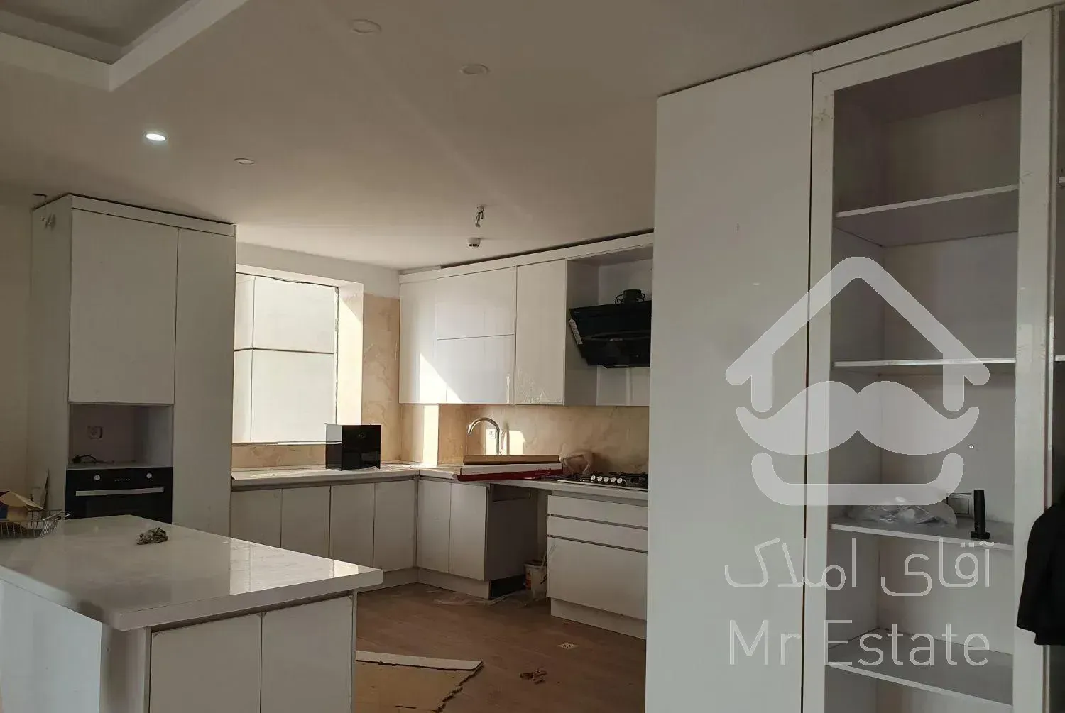 آپارتمان۱۲۳ طبقه۲۲