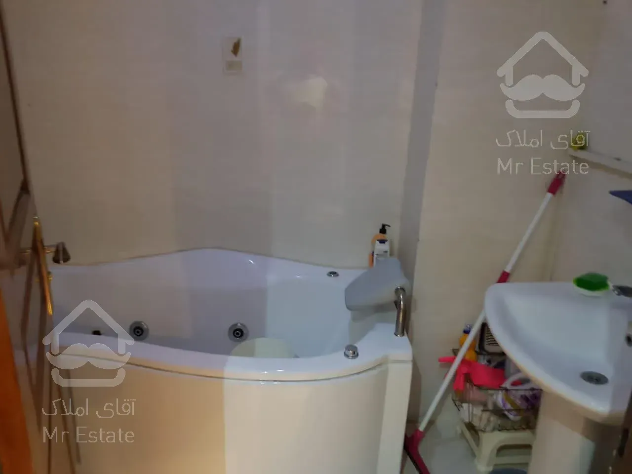 210مترآپارتمان استخردار بلوار اباذر