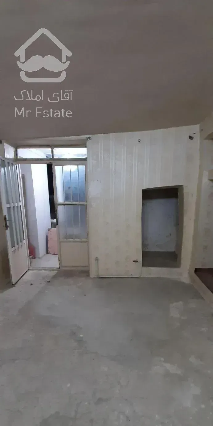 ۷۰ متر ملک حیاطی داخل بافت فرحزاد