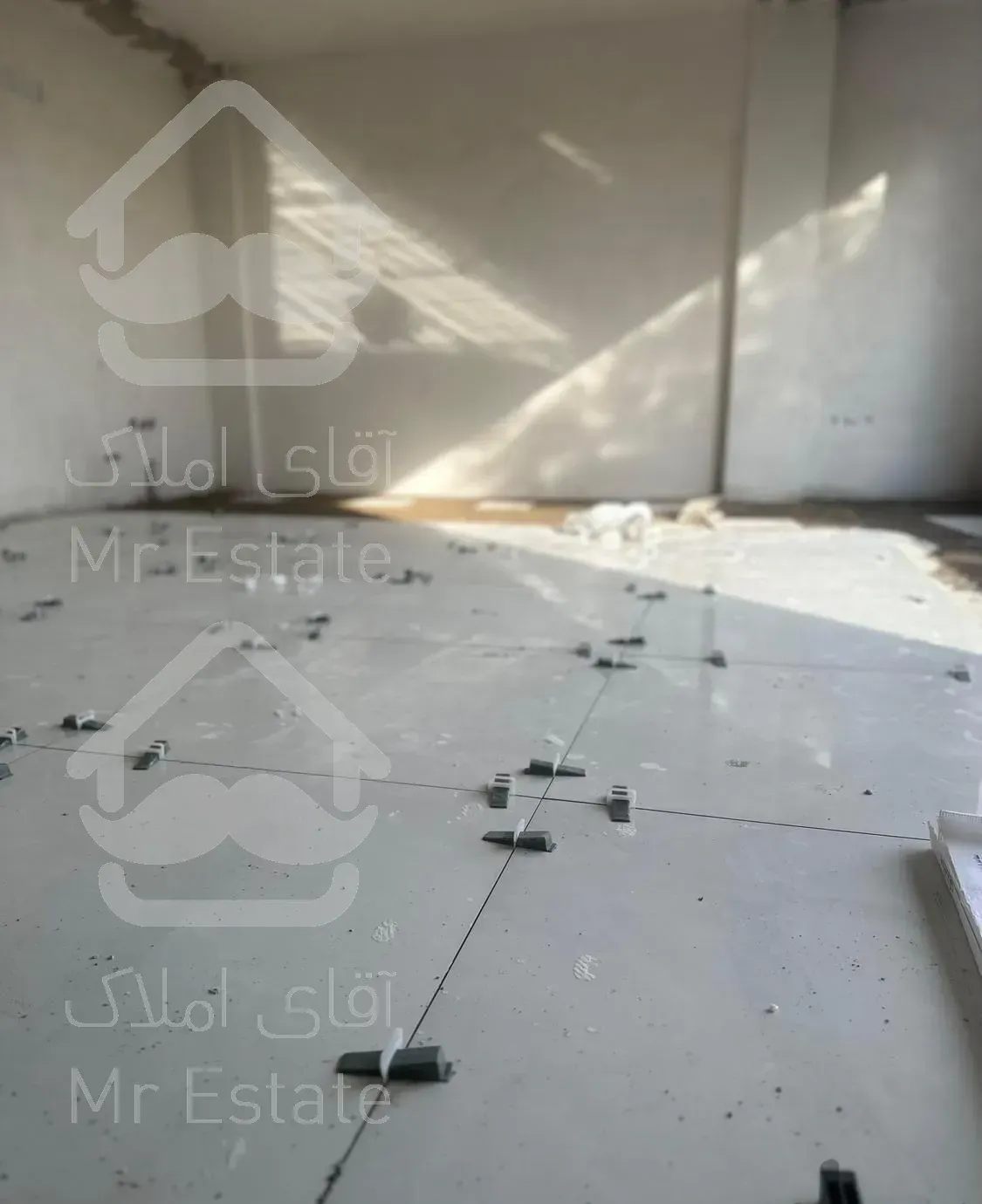 سرامیک کارکاشیکار نصاب تخصصی بین کابینتی کاشی چسبی