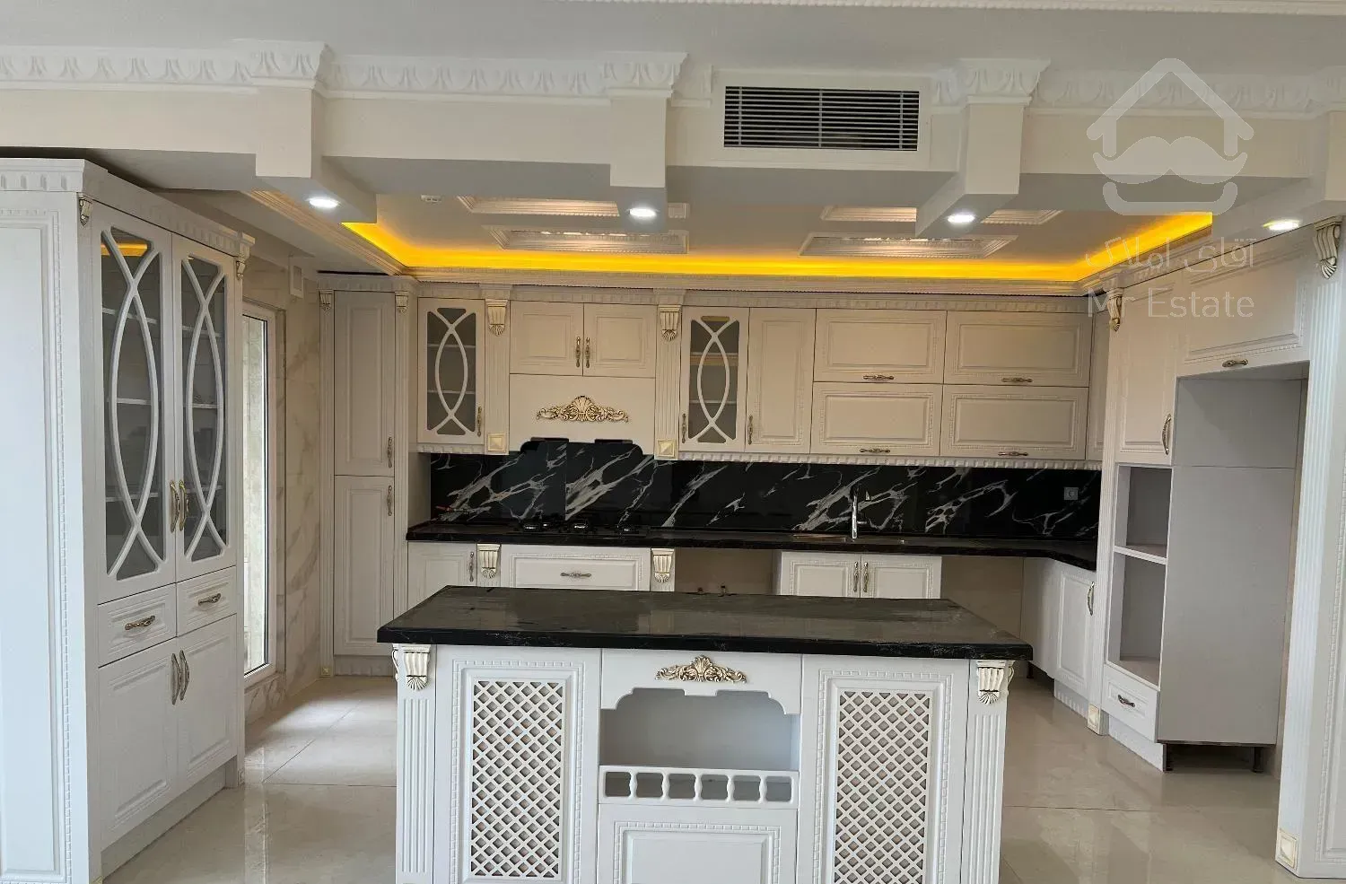 میرداماد ( دستگردی ) ۲۱۰ متر نوساز . فول امکانات