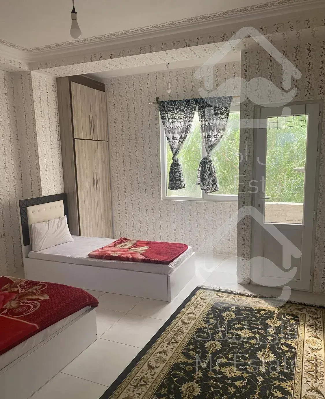 واحدیک خوابه مبله تمیزه و شیک نزدیک مرکز خرید