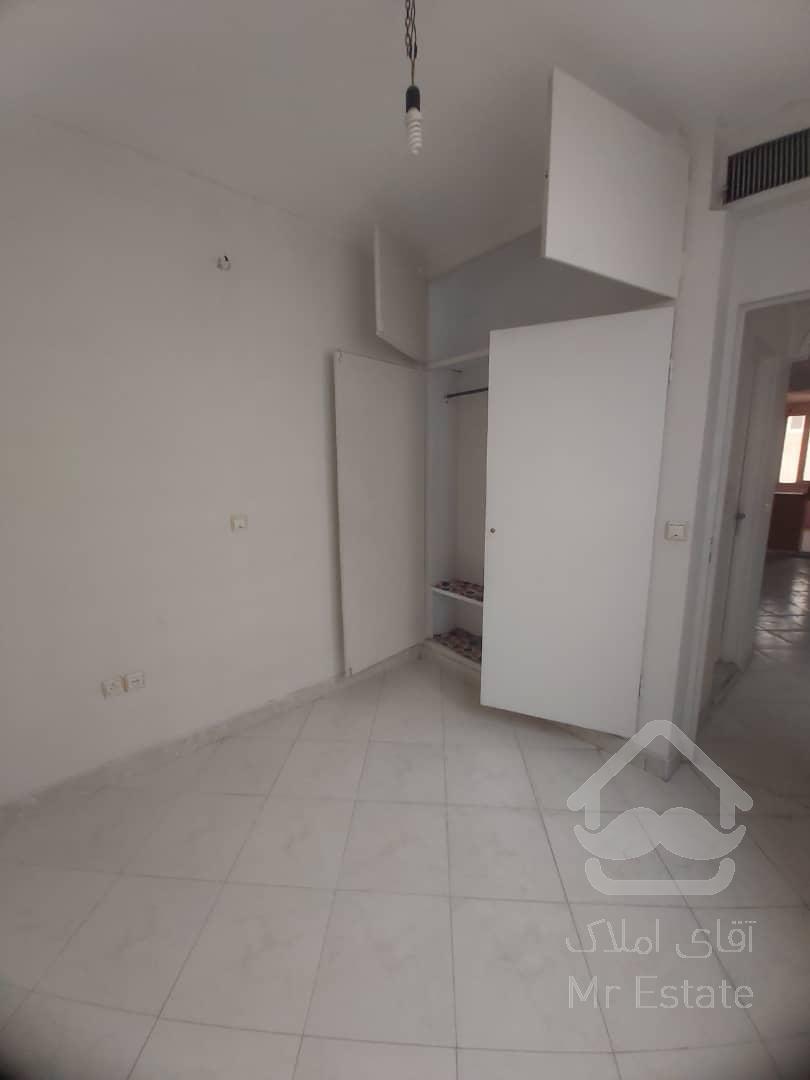 36متر طبقه همکف پارکینگدار حیاط اختصاصی