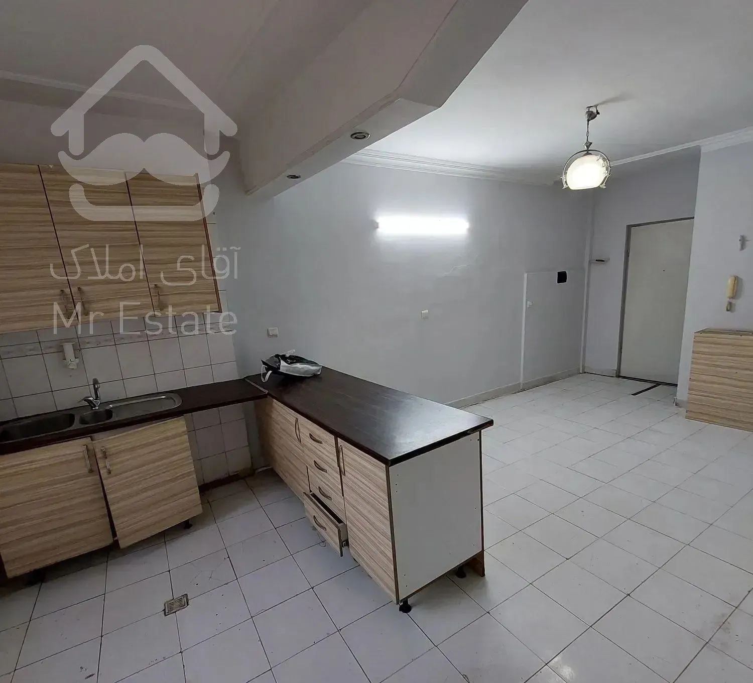 دو خوابه تخلیه و تازه نقاشی شده نزدیک مترو محمدیه