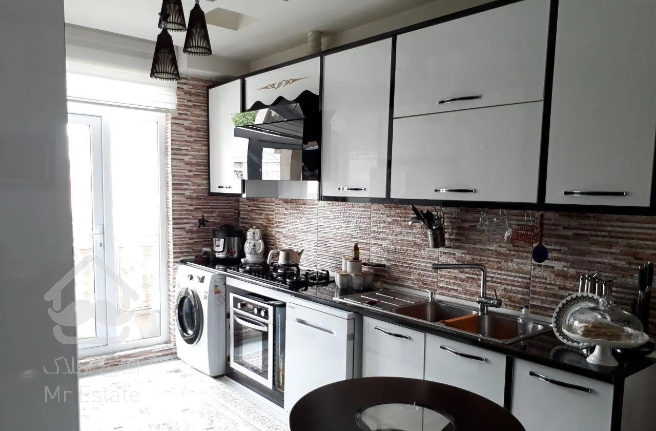 ۱۱۵ متری طوقانی ۱۰ ساله