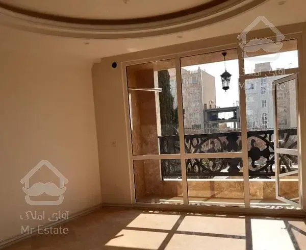 ۱۰۲ متری مهران