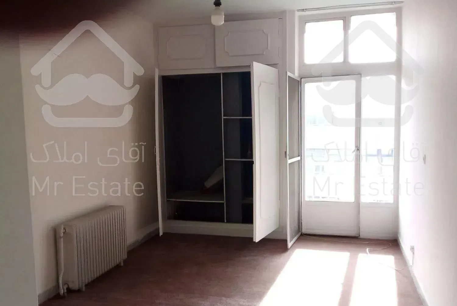 ۱۸۵متر ۴خواب طبقه سوم سندی با پارکینگ