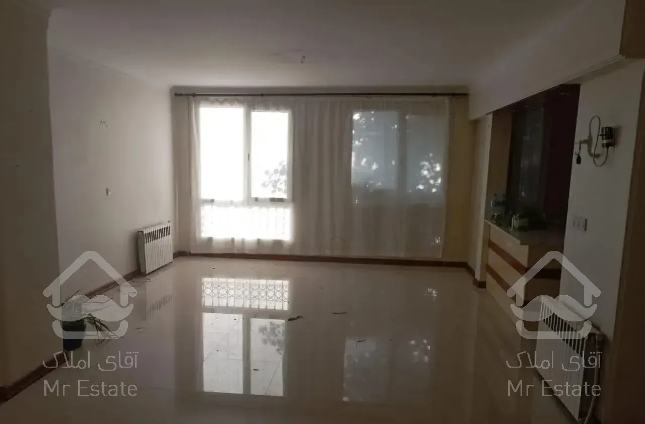 130 متر کامرانیه 3 خواب با پارکینگ و انباری