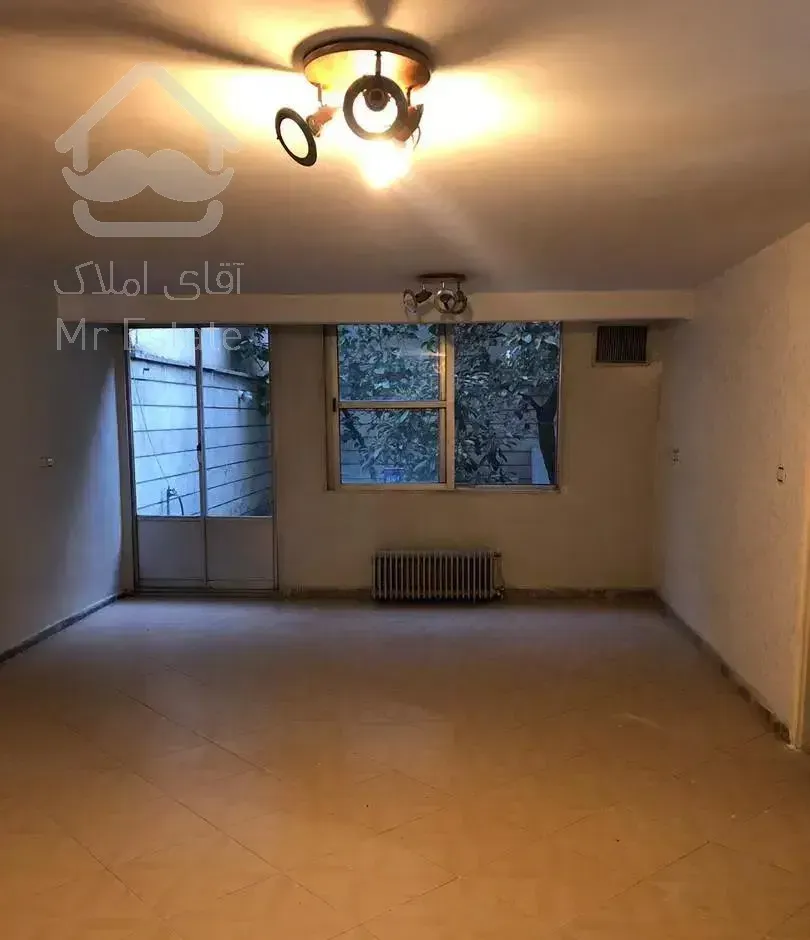 85متری یک خواب ( 50متر حیاط در اختیار )