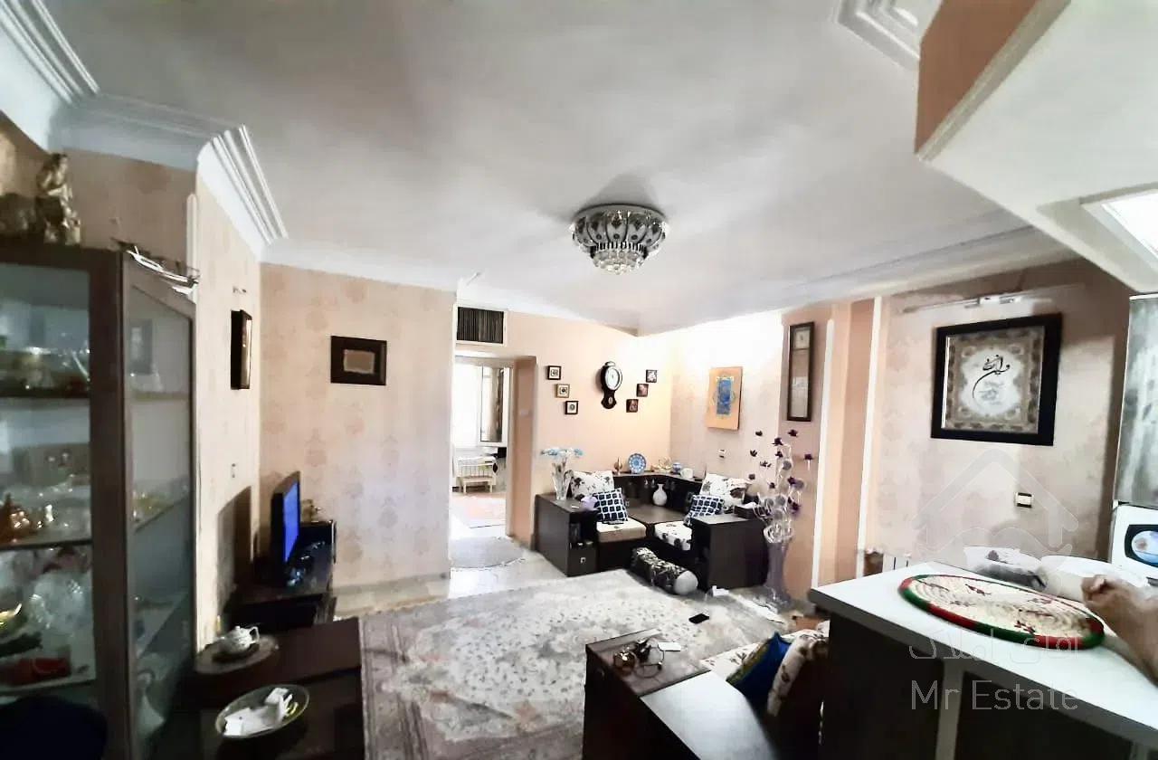 ۶۲ متر/ دو خواب/ نور مستقیم/ ورزی جنوبی