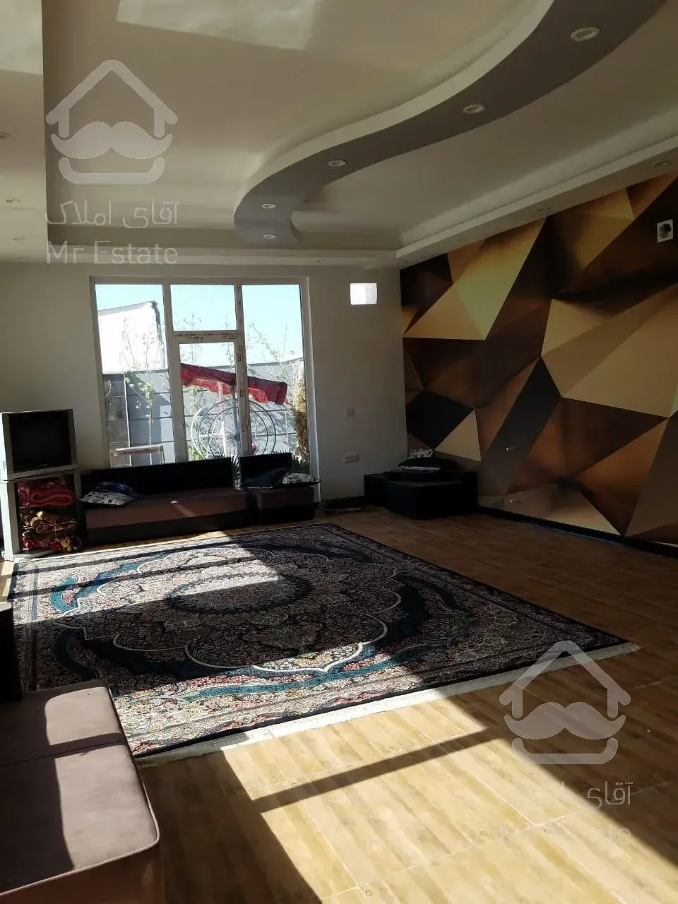 فروش ویلا  ۴۰۰متری