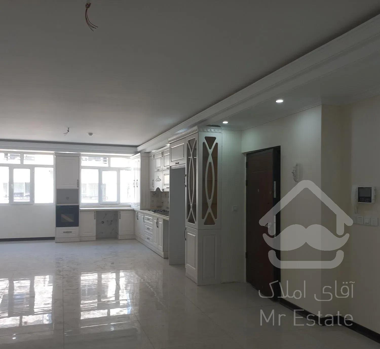 130مترآپارتمان سه خواب صادقیه(فول امکانات)