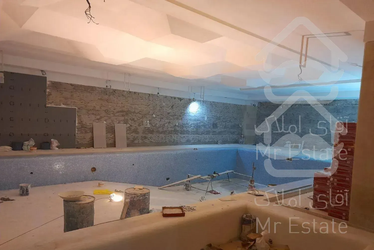 ۱۸۰ متر پاسداران