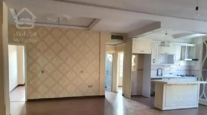 ٦٧ متر/ کوى بیمه اکباتان/ رو به آفتاب