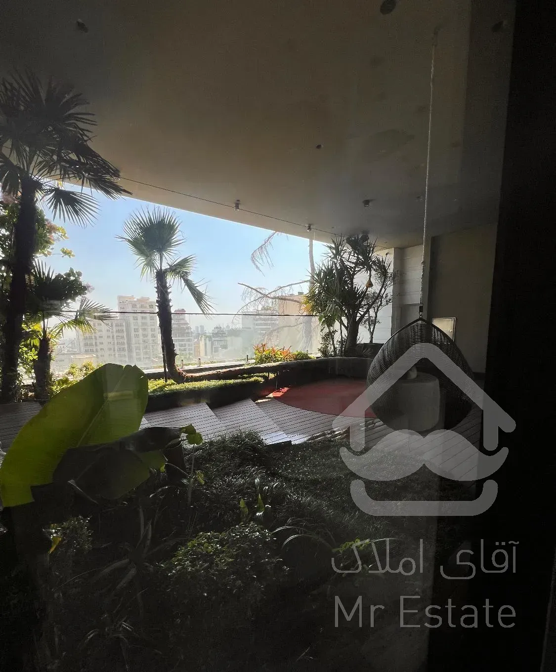 کامرانیه شمالی ۳۰۰ متر نوساز ۳۵متر تراس ۴پارکینگ