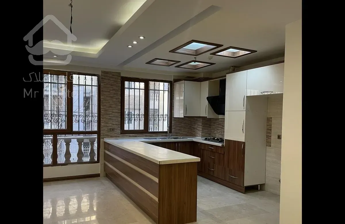 آپارتمان۵ سال ساخت طبقه اول ۱۱۰ متر ۲ خوابه