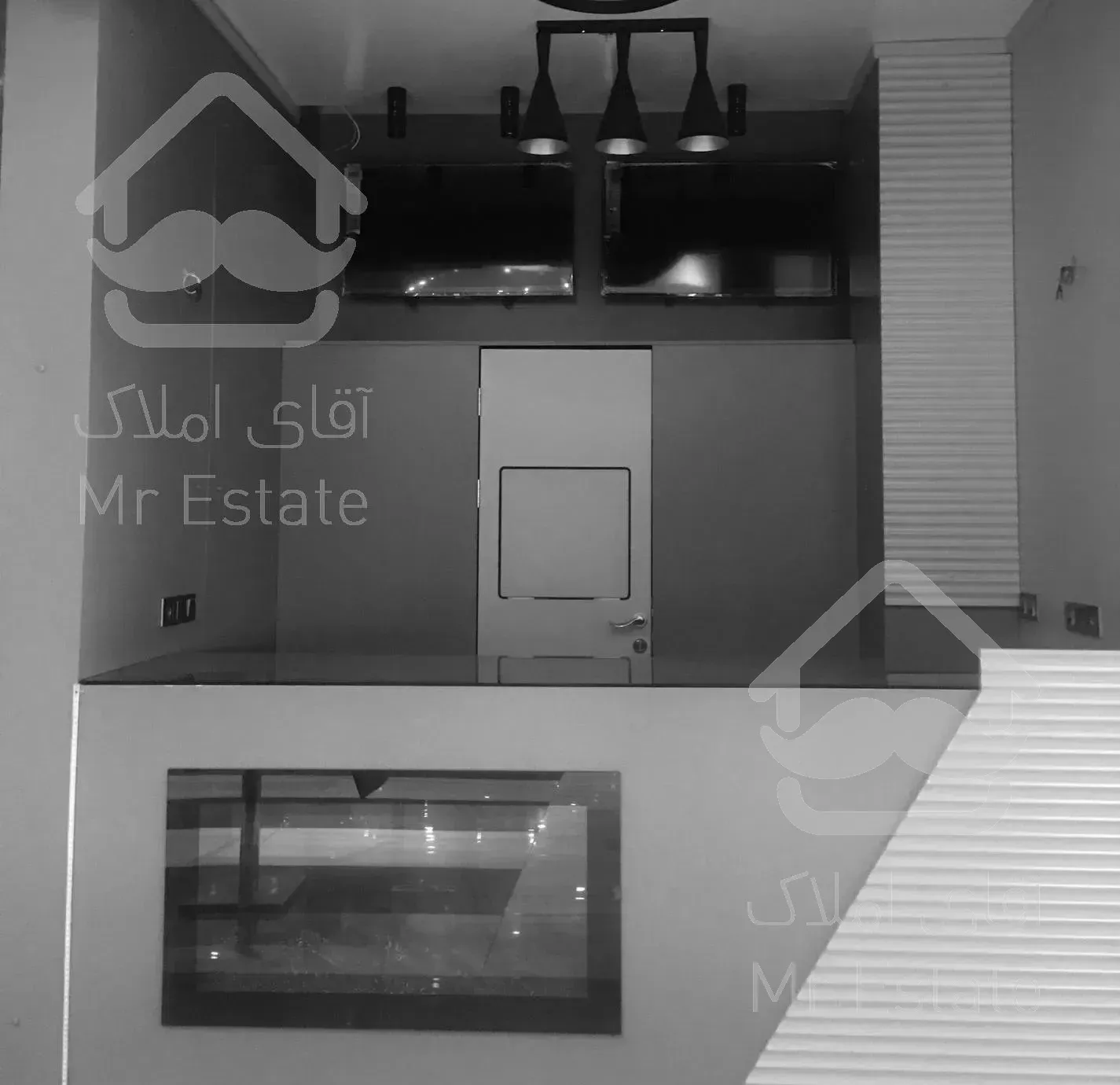 ۱۷ متر واقع شده در قسمت فوت کورت